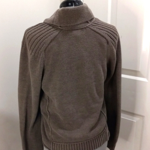 Ralph Lauren Petites. Size S Olive Green Sweater with Toggles - Picture 4 of 7